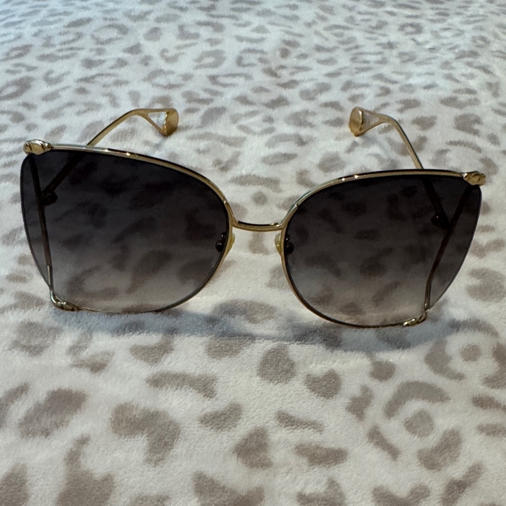 Gucci Gold and Black Sunglasses - Picture 2 of 4